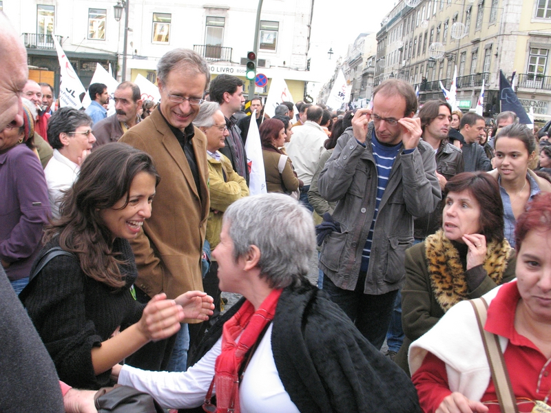 Contra as políticas da ministra Maria de Lurdes Rodrigues, as ruas enchem-se com a maior manifestação de professores realizada até então