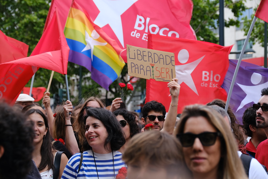 O povo responde nas ruas à eleição de 50 deputados da extrema-direita