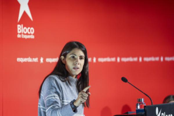 “Ou responde às perguntas, ou apresenta moção de confiança”. Bloco questiona Montenegro