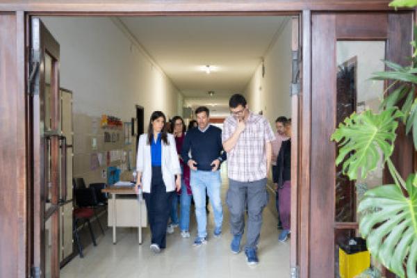 “A escola é muito mais que as suas paredes”. Mariana visita Agrupamento de Escolas Nuno Gonçalves